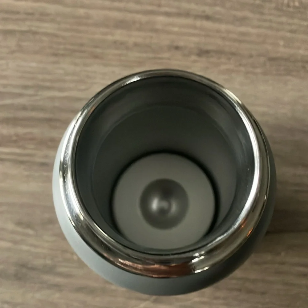 Hydro flask 32oz - Picture 4 of 6